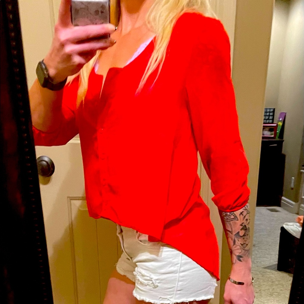 Red cropped , sheer 3/4 sleeved boutique top